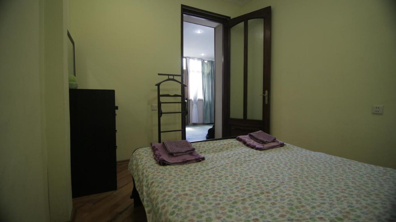 Apartment On Sanapiro Tbilisi Bagian luar foto